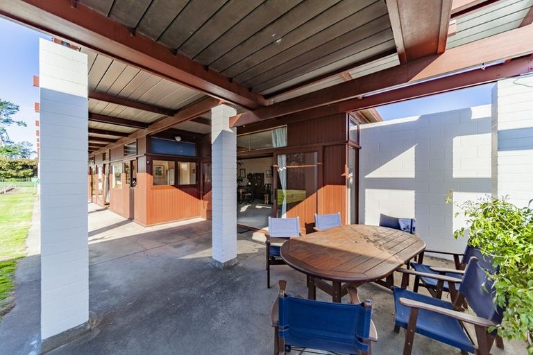 Photo of property in 2449 State Highway 2, Waipukurau, 4281