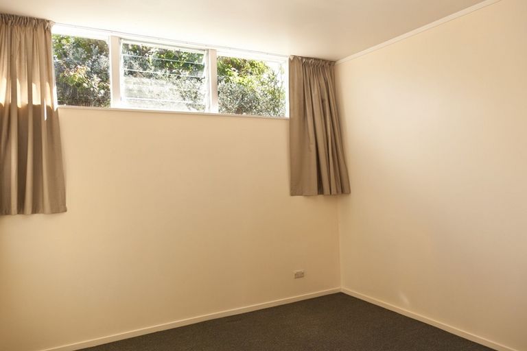 Photo of property in 17 Sylvan Crescent, Te Atatu South, Auckland, 0610