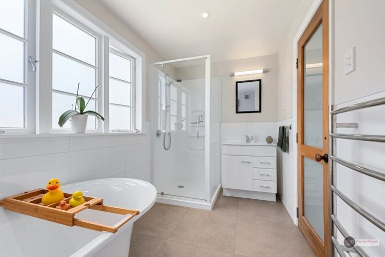 Photo of property in 24 Willoughby Street, Woburn, Lower Hutt, 5010