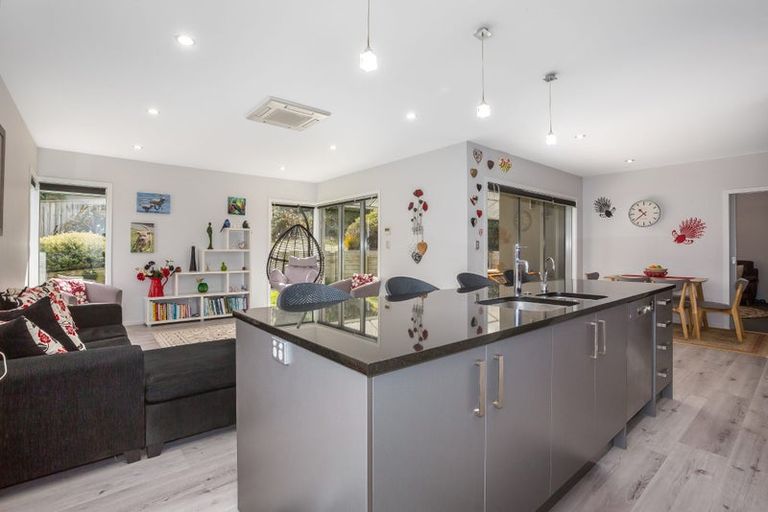 Photo of property in 98 Aotea Drive, Aotea, Porirua, 5024