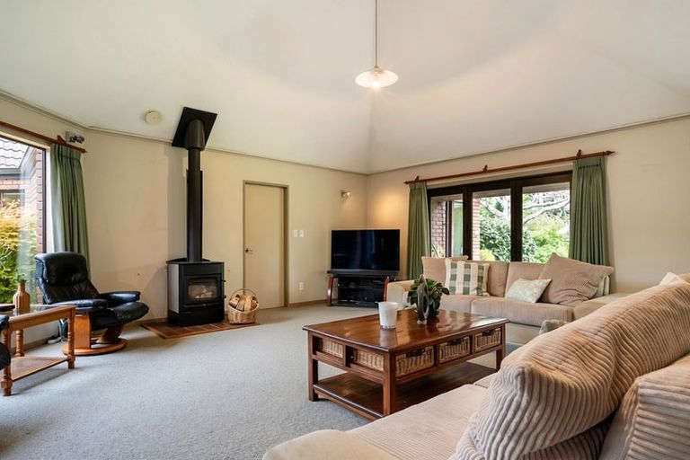 Photo of property in 119 Paekakariki Hill Road, Pauatahanui, Porirua, 5381