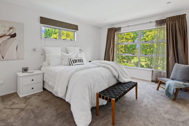 Photo of property in 33 Oak Manor Drive, Albany, Auckland, 0632