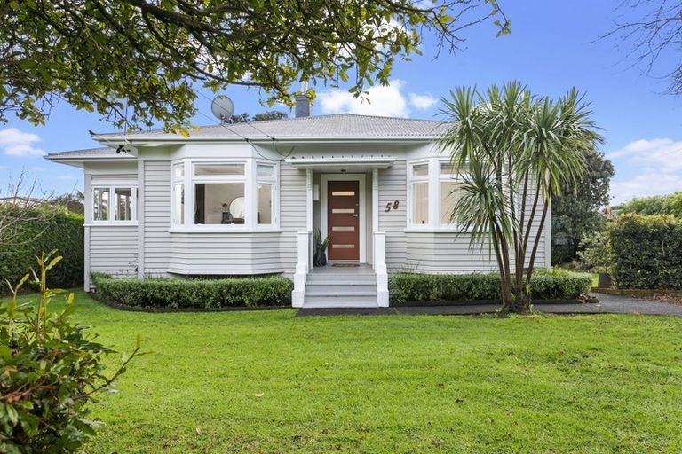 Photo of property in 58 Taylor Road, Mangere Bridge, Auckland, 2022