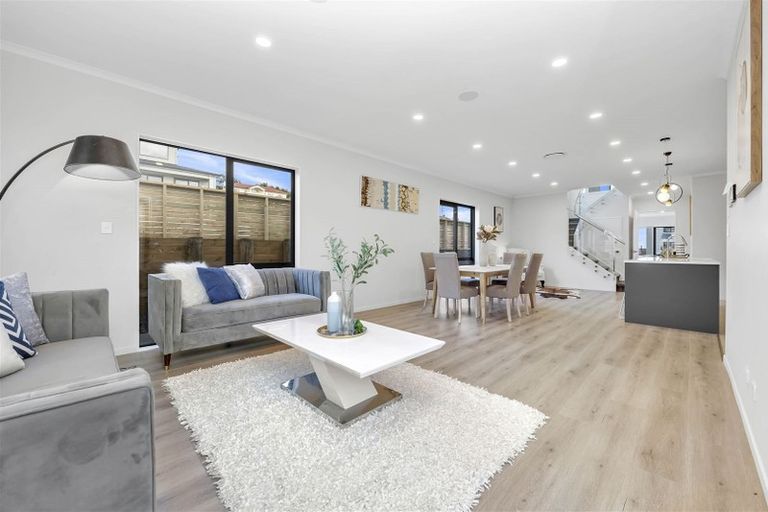 Photo of property in 18 Aklander Rise, Flat Bush, Auckland, 2019