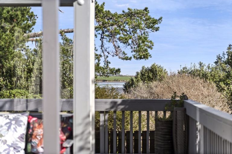 Photo of property in 28a Hoylake Place, Wattle Downs, Auckland, 2103