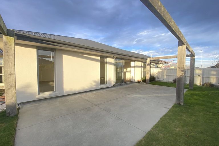 Photo of property in 24 Burnham School Road, Rolleston, 7614