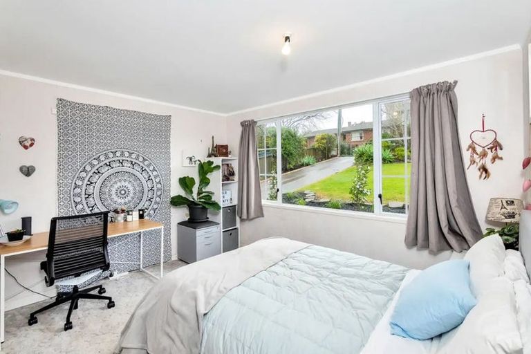 Photo of property in 5 Sullivan Avenue, Mangere Bridge, Auckland, 2022