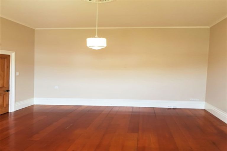 Photo of property in 128 Derwent Street, Island Bay, Wellington, 6023