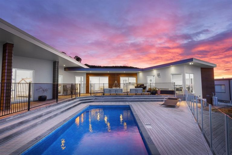 Photo of property in 175 Major Hornbrook Road, Mount Pleasant, Christchurch, 8081