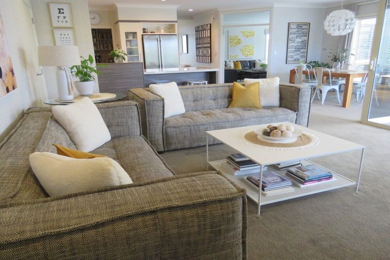 Photo of property in 14 Haast Place, Poraiti, Napier, 4112