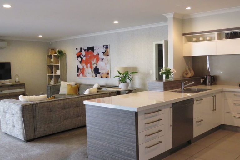 Photo of property in 14 Haast Place, Poraiti, Napier, 4112