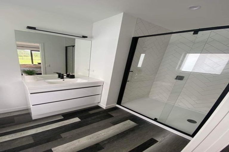 Photo of property in 24 Ivy Lane, Ohau, Levin, 5570