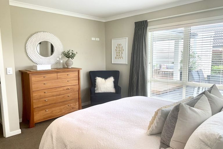 Photo of property in 14 Haast Place, Poraiti, Napier, 4112