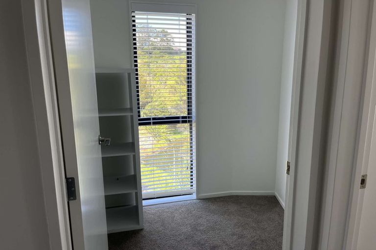 Photo of property in 130d Tiriwa Drive, Massey, Auckland, 0614