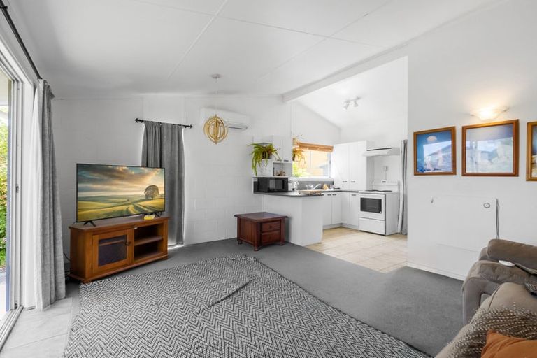 Photo of property in 11 Rainbow Drive, Rainbow Point, Taupo, 3330