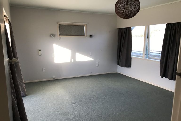 Photo of property in 16 Russell Avenue, Pukekohe, 2120