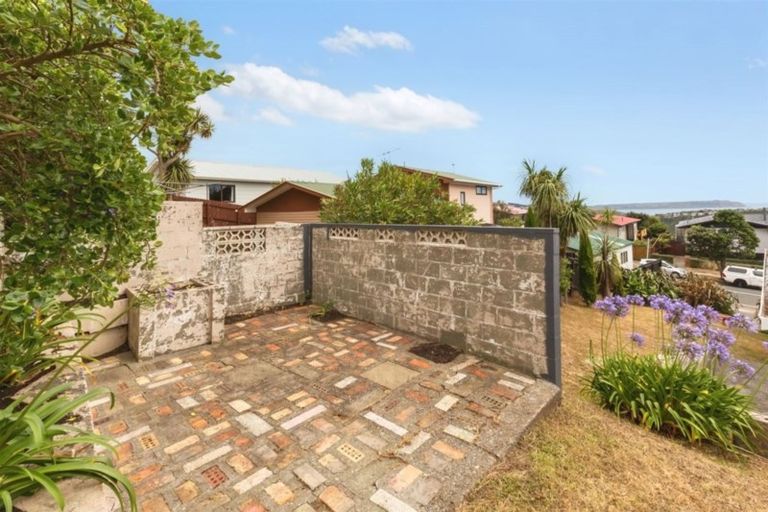 Photo of property in 129 Conclusion Street, Ascot Park, Porirua, 5024