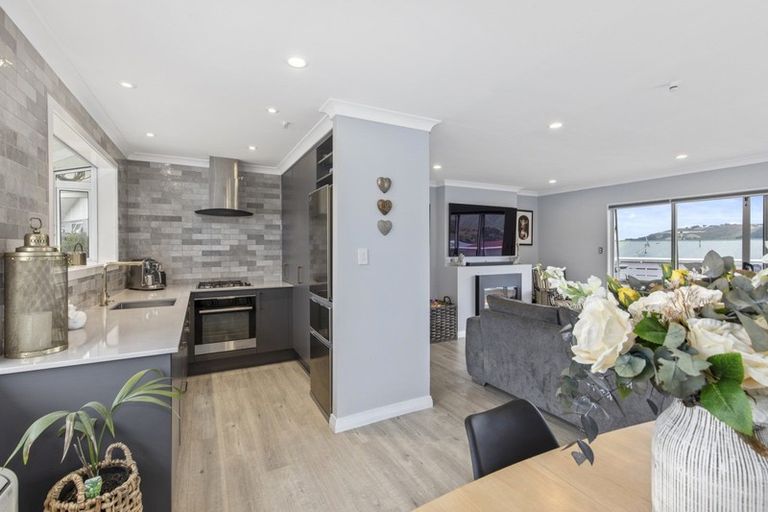 Photo of property in 12 Mossburn Grove, Kelson, Lower Hutt, 5010