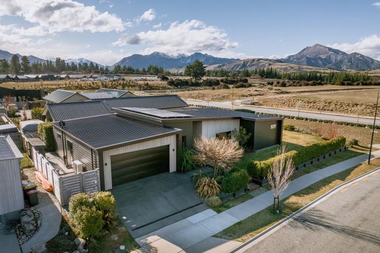 Photo of property in 4 Pounamu Avenue, Albert Town, Wanaka, 9305