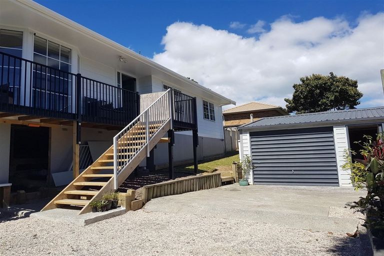 Photo of property in 44 Glenbervie Crescent, Massey, Auckland, 0614