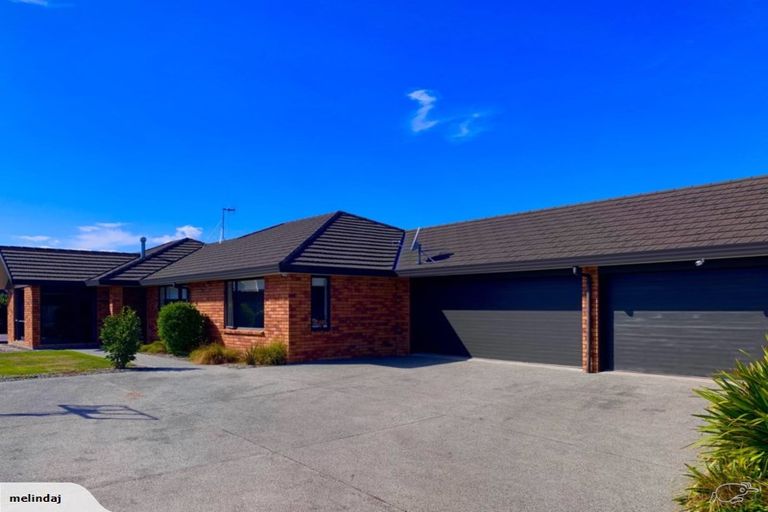 Photo of property in 4 Manhattan Court, Kelvin Grove, Palmerston North, 4414
