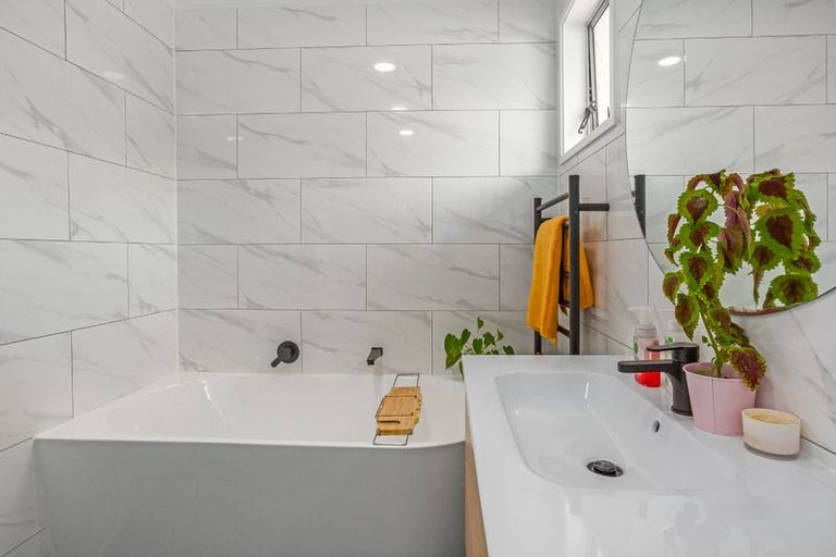 Photo of property in 47 Hicks Close, Whitby, Porirua, 5024