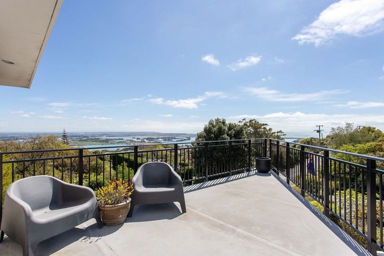 Photo of property in 1/142 Major Hornbrook Road, Mount Pleasant, Christchurch, 8081