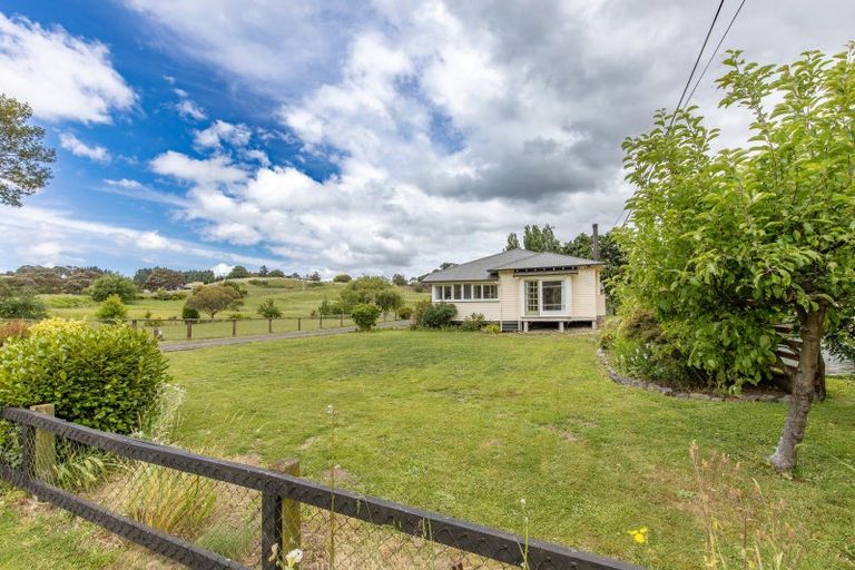 Photo of property in 36 Riverdale Road, Dannevirke, 4930