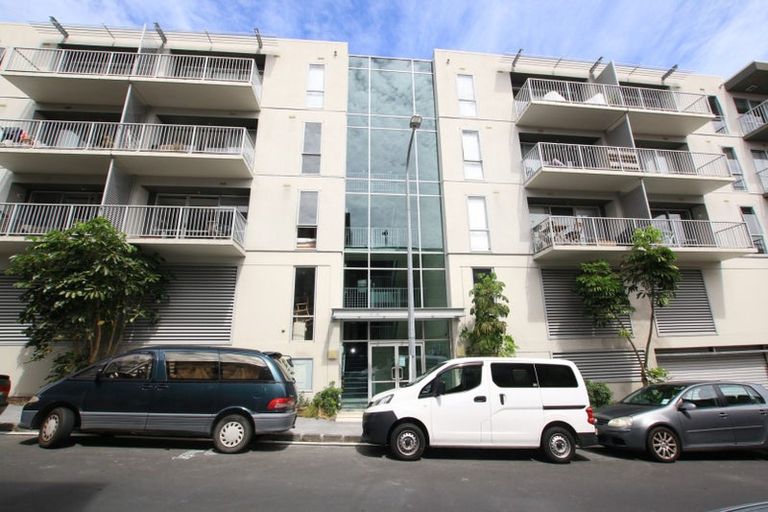 Photo of property in 2h/20 Charlotte Street, Eden Terrace, Auckland, 1021