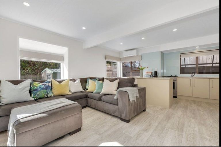 Photo of property in 24 Culver Terrace, Howick, Auckland, 2014