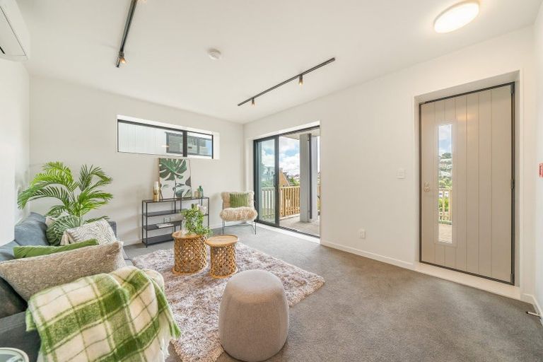 Photo of property in 2/69 Tiketike Way, Brooklyn, Wellington, 6021