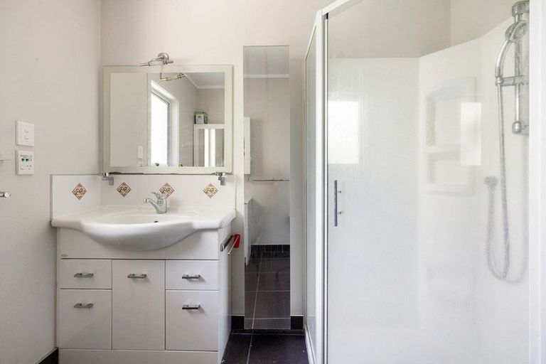 Photo of property in 183 Victoria Street, Cambridge, 3434