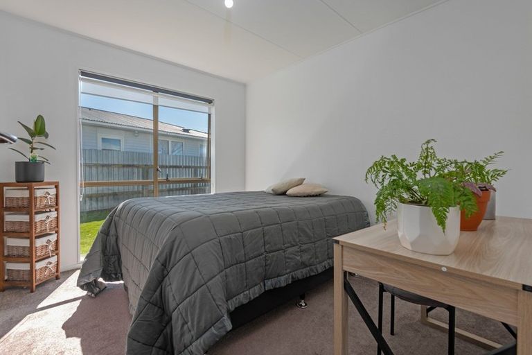 Photo of property in 28 Acacia Street, Kelvin Grove, Palmerston North, 4414