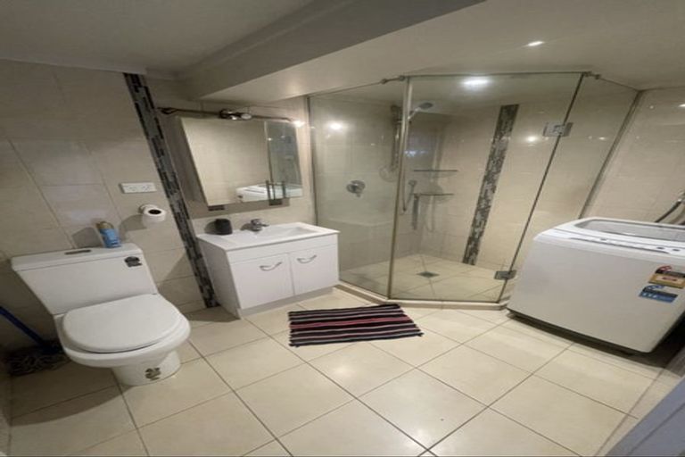 Photo of property in 9 Finn Place, Totara Vale, Auckland, 0629