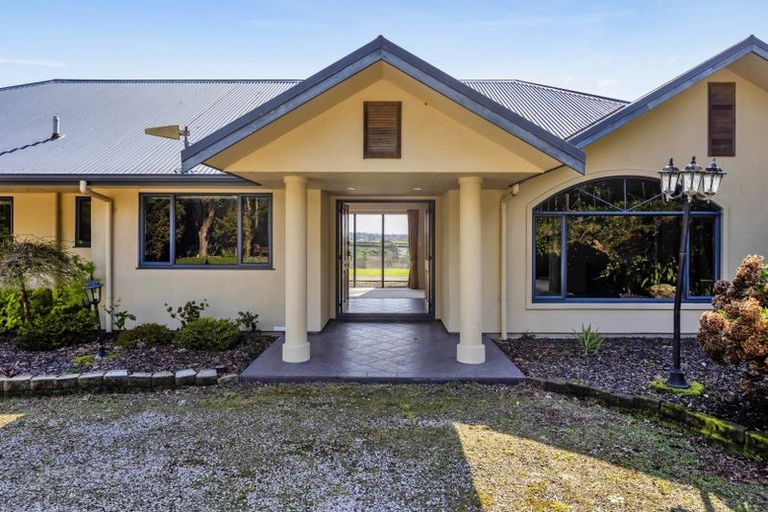 Photo of property in 311 Croydon Road, Midhirst, Stratford, 4394