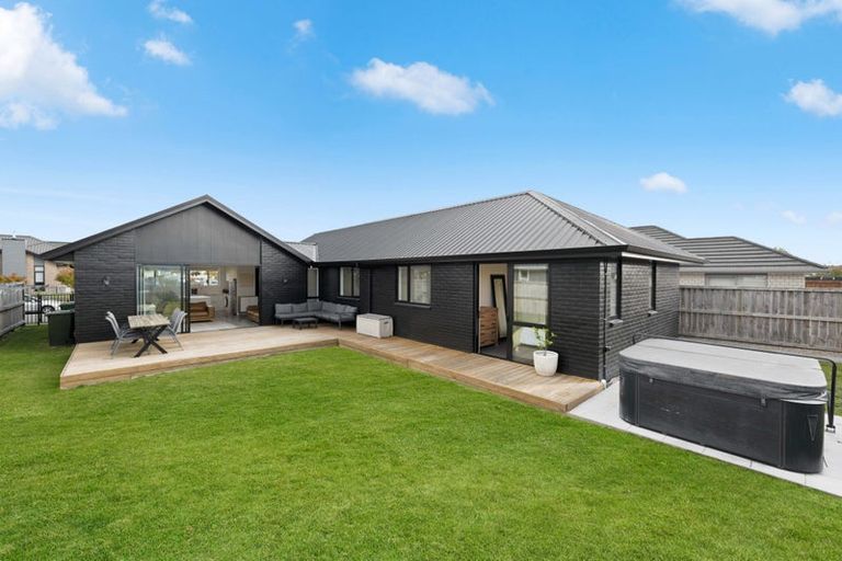 Photo of property in 37 Ruru Street, Cambridge, 3434