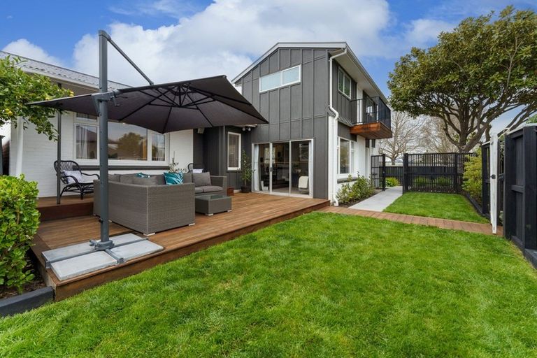 Photo of property in 43 Dunedin Street, Redwood, Christchurch, 8051