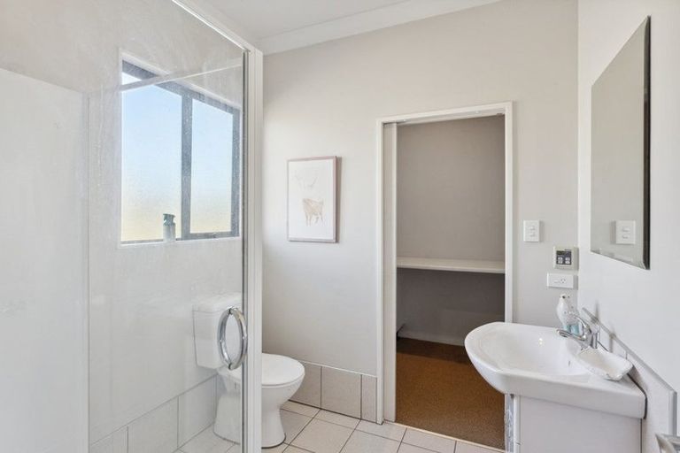 Photo of property in 9 Waitaheke Road, Te Horo, Otaki, 5581