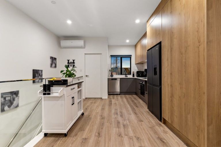 Photo of property in 6 Kari Lane, Kumeu, 0810