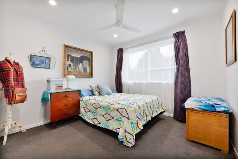 Photo of property in 12 Helena Street, Massey, Auckland, 0614