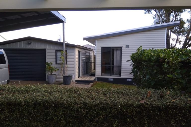 Photo of property in 21 Buchanan Road, Kingseat, Papakura, 2580