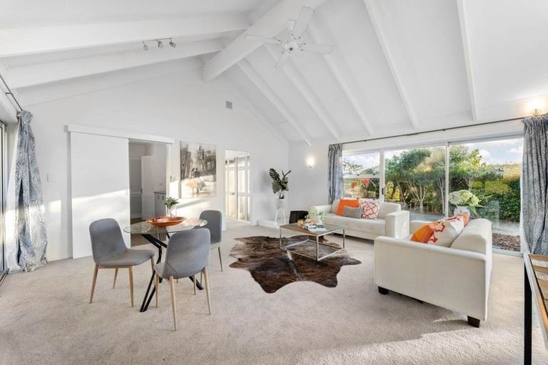 Photo of property in 77 Kennedy Avenue, Forrest Hill, Auckland, 0620