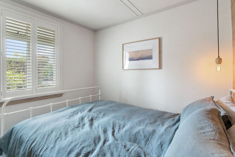 Photo of property in 3 Cologne Street, Martinborough, 5711