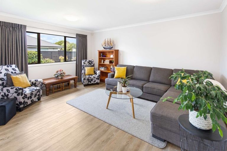 Photo of property in 17 Tirimoana Place, Otamatea, Whanganui, 4501