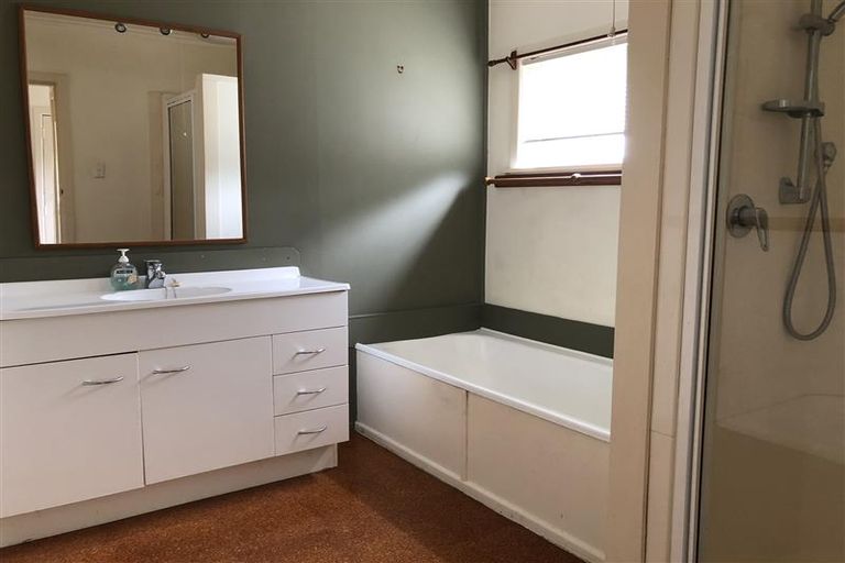 Photo of property in 1/13 Fairlea Road, Te Atatu South, Auckland, 0610