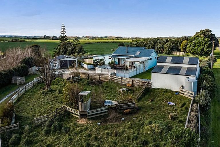 Photo of property in 1288 Normanby Road, Manaia, Hawera, 4678