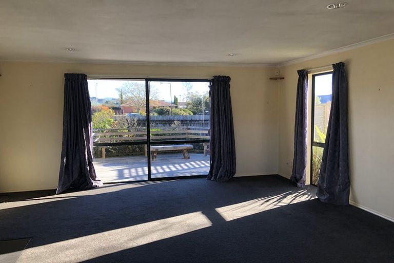 Photo of property in 10 Longfields Road, Brightwater, 7022