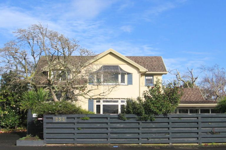 Photo of property in 254 Albert Street, Hokowhitu, Palmerston North, 4410