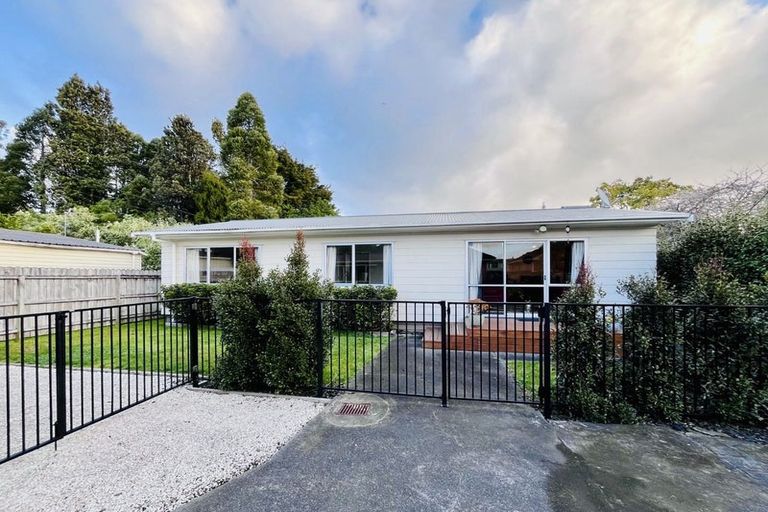 Photo of property in 2/60 Taikata Road, Te Atatu Peninsula, Auckland, 0610
