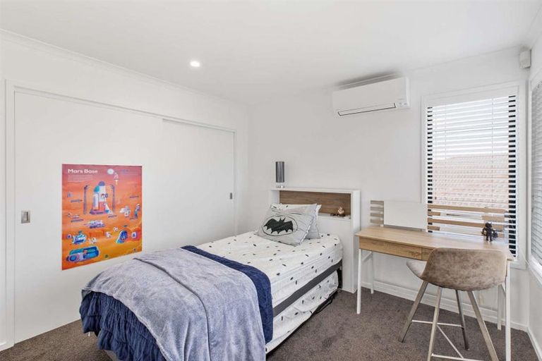 Photo of property in 143 Grove Road, Papakura, 2110